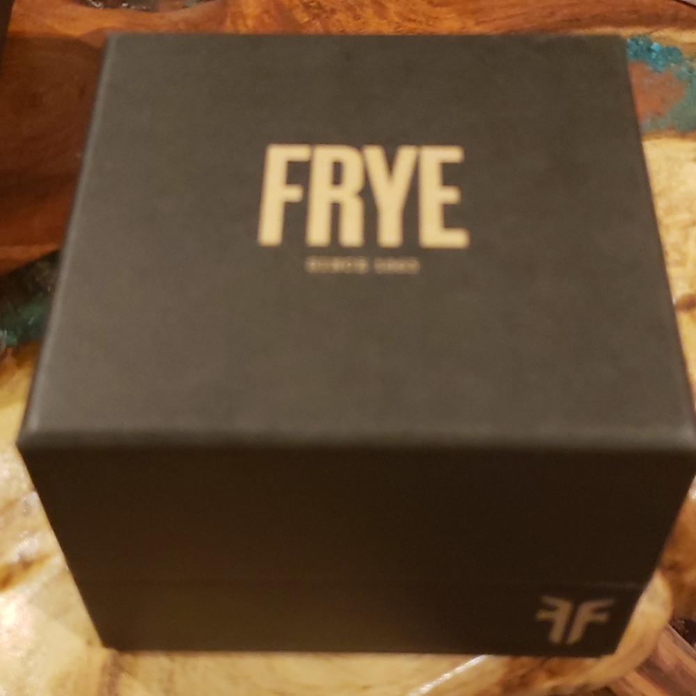 Frye 37FR00001-01 White & Brown Watch - Picture 7 of 7